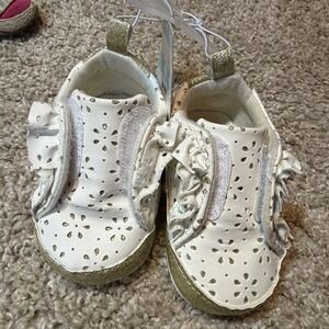 Cat & Jack White Gold Rufffle Slip On NEW Size 6-9 Month Shoes Girls